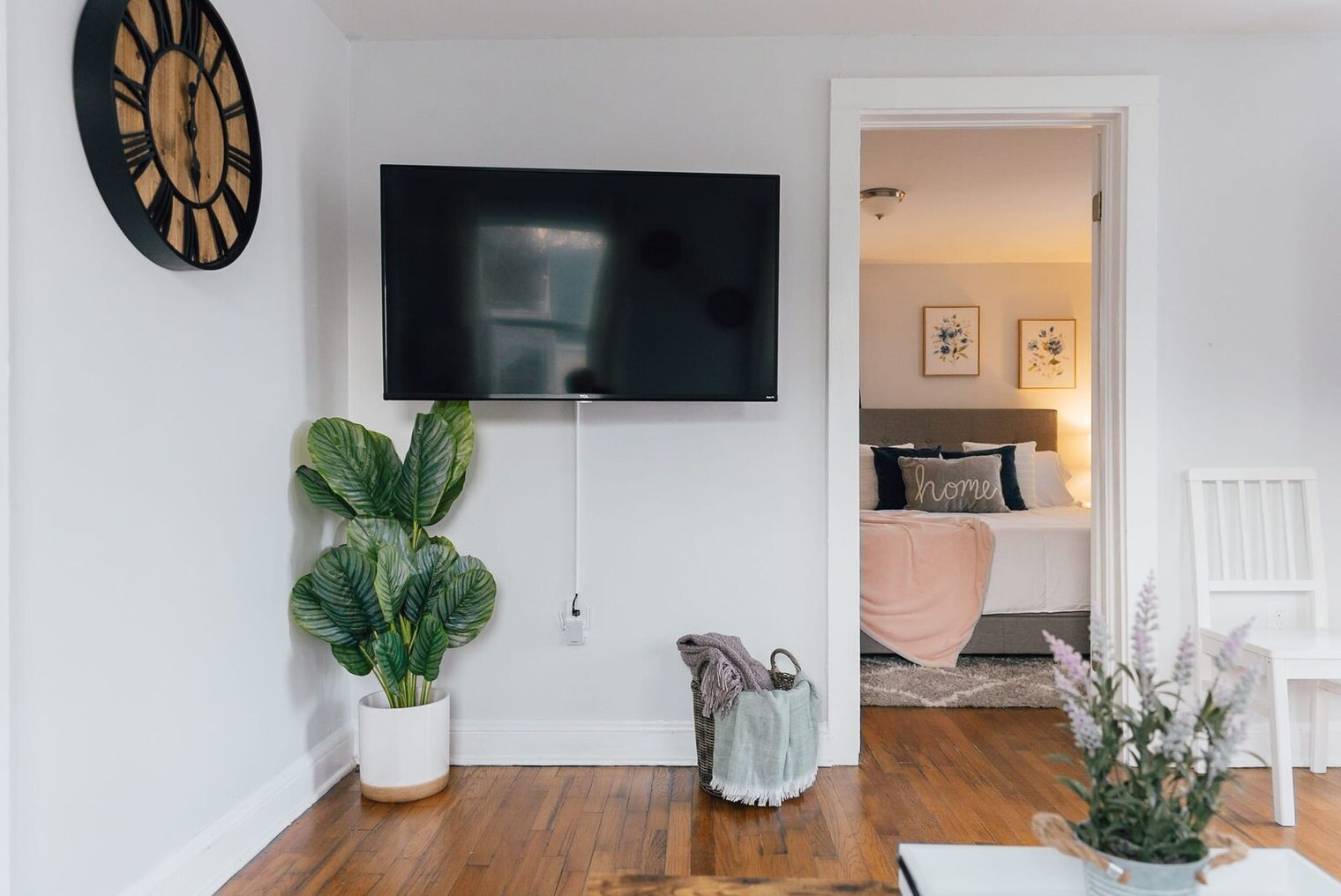 Building Photo - 905 Hill St