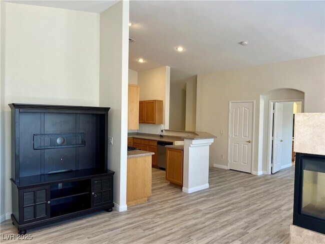 Building Photo - 1285 Large Cap Dr