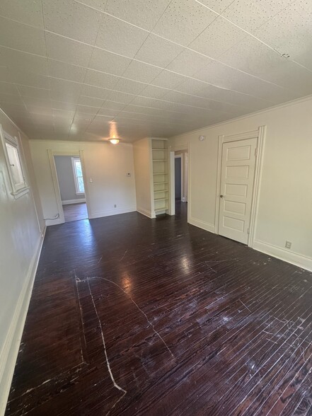 Building Photo - 2727 Robinwood Ave