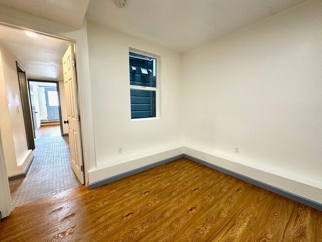 Building Photo - Large, Elegant Home Near USF w/ 6BR, 3BA L...