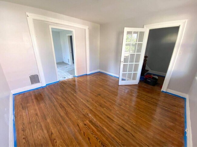 Building Photo - 926 Sunset Ave