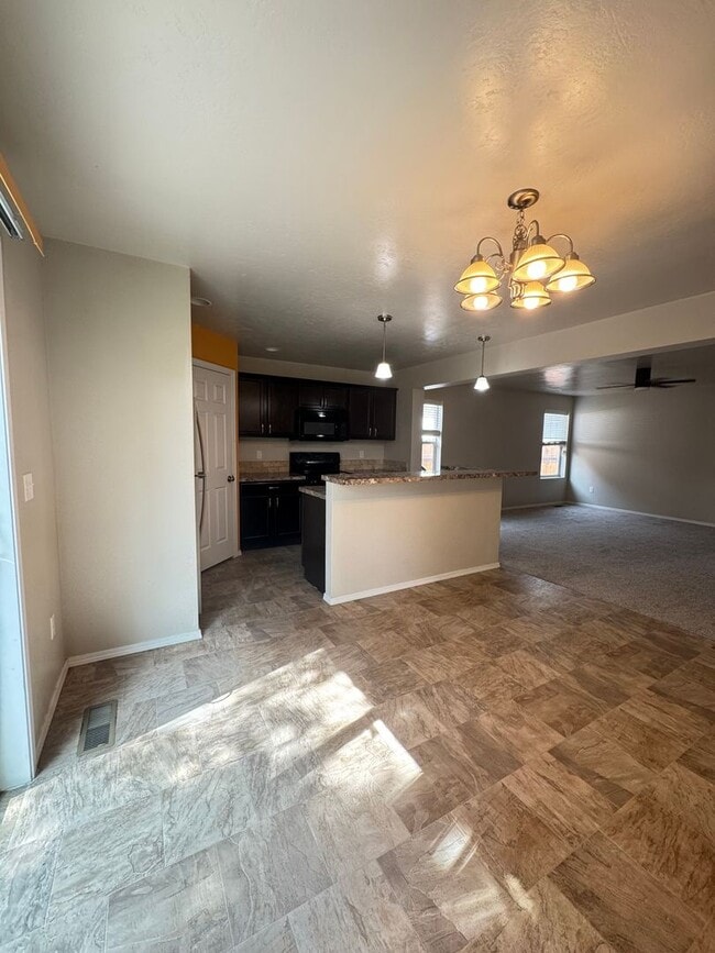 Building Photo - MOVE IN TODAY! $250 off MOVE IN SPECIAL! S...