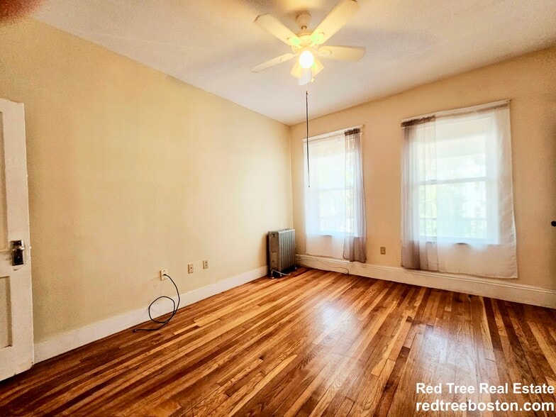 Building Photo - 243 Callender St