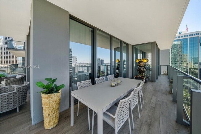 Building Photo - 88 SW 7th St