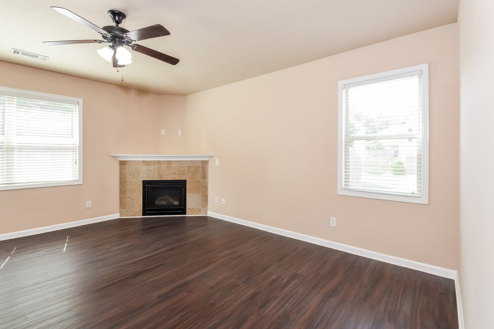 Building Photo - 741 Collingsworth Ln NE