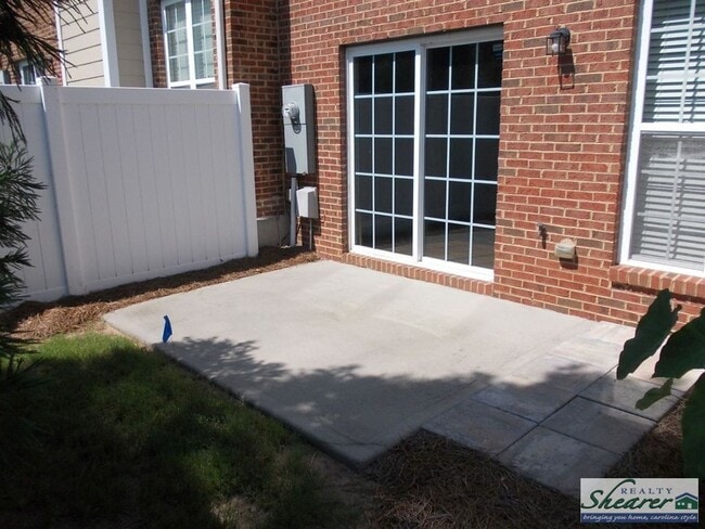 Building Photo - Beautiful 2 Story, 3 Bedroom Townhome near...