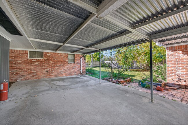 Building Photo - 9310 Cliffwood Dr