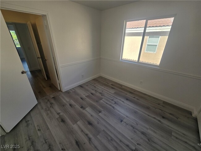 Building Photo - 9893 Canyon Peak Dr