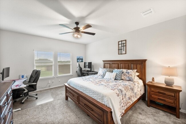 Building Photo - 105 Greengate Dr
