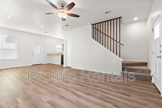 Building Photo - 103 Lost Trl