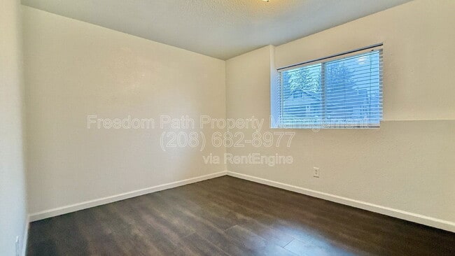 Building Photo - 31719 N Barbara Ave