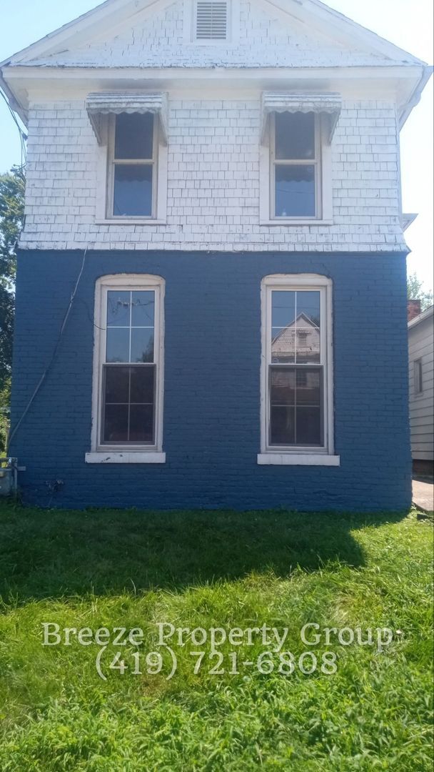 Building Photo - 1434 N Ontario St