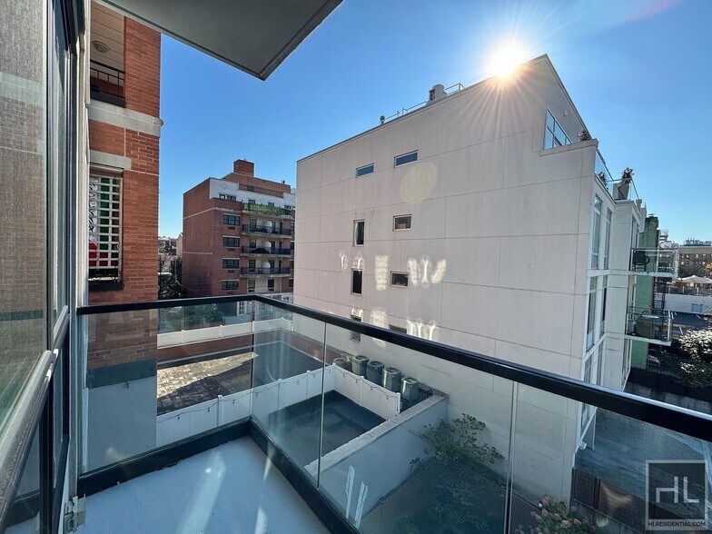 Building Photo - The Vitoria - 27=04 Astoria Blvd Luxurious...