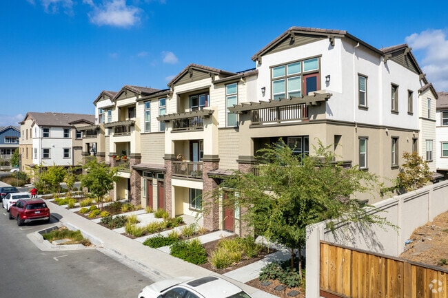 Building Photo - Enclave at Mission Falls
