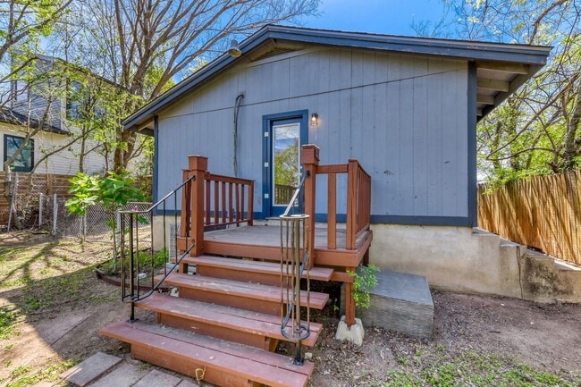 Building Photo - 2928 E 12th St