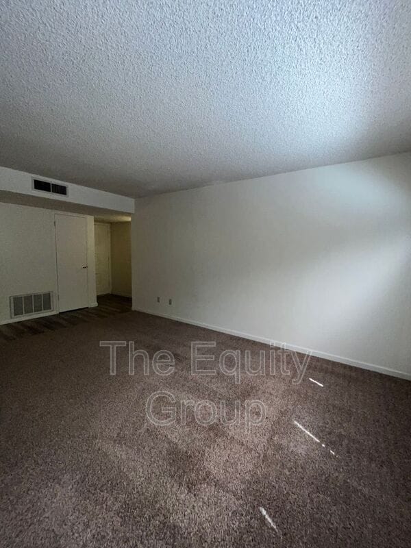 Building Photo - 306 N Westfield St