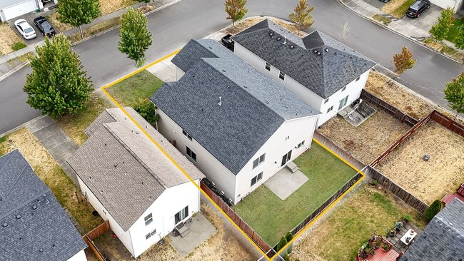 Building Photo - Spacious 5-Bedroom Home in Prime Yelm Loca...