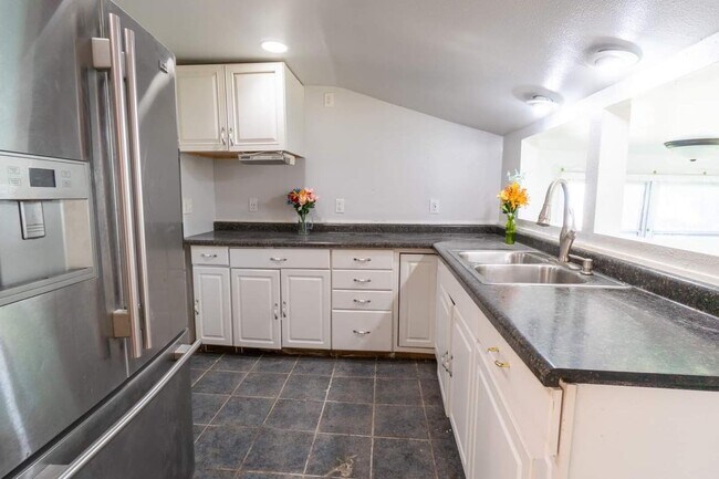 Kitchen - 51 East 21st Street