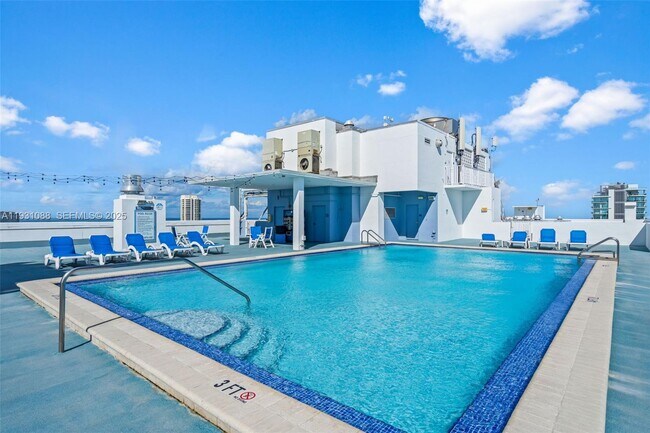 Building Photo - 401 69th St