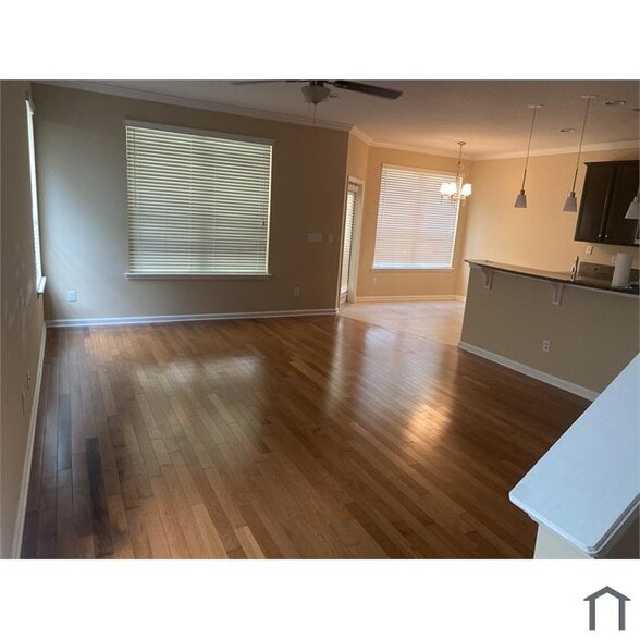 Building Photo - 408 Walnut Dr