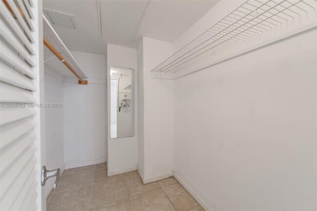 Building Photo - 3001 S Ocean Dr