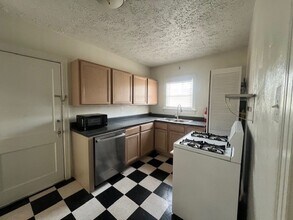 Building Photo - 1817 Colquitt St