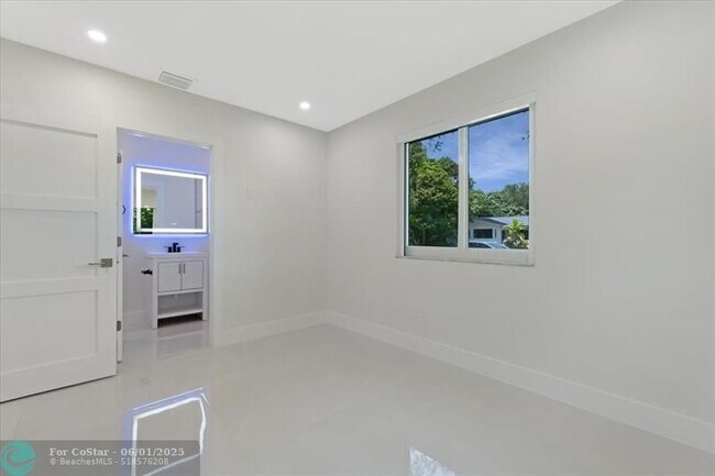 Building Photo - 7860 SW 158th Terrace