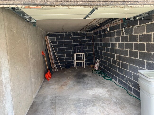 Building Photo - Renovated 3 bed 1 bath house for rent