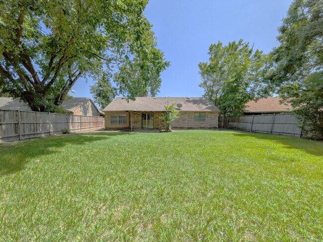 Building Photo - 602 Heritage Hill Dr