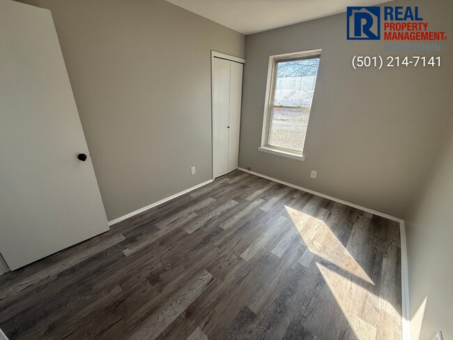 Building Photo - 37 Meadowlark Dr