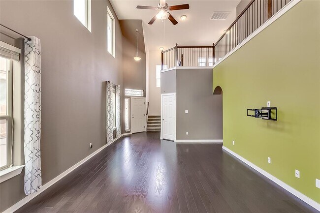 Building Photo - 16113 Hawthorne Heights Trail