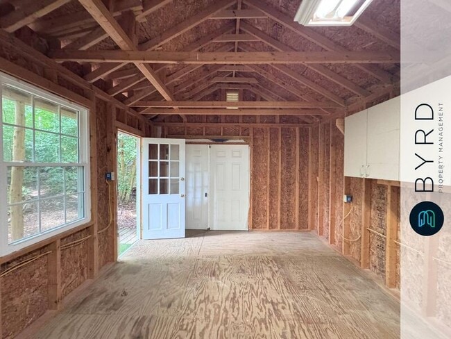 Building Photo - 423 Elm Creek Dr