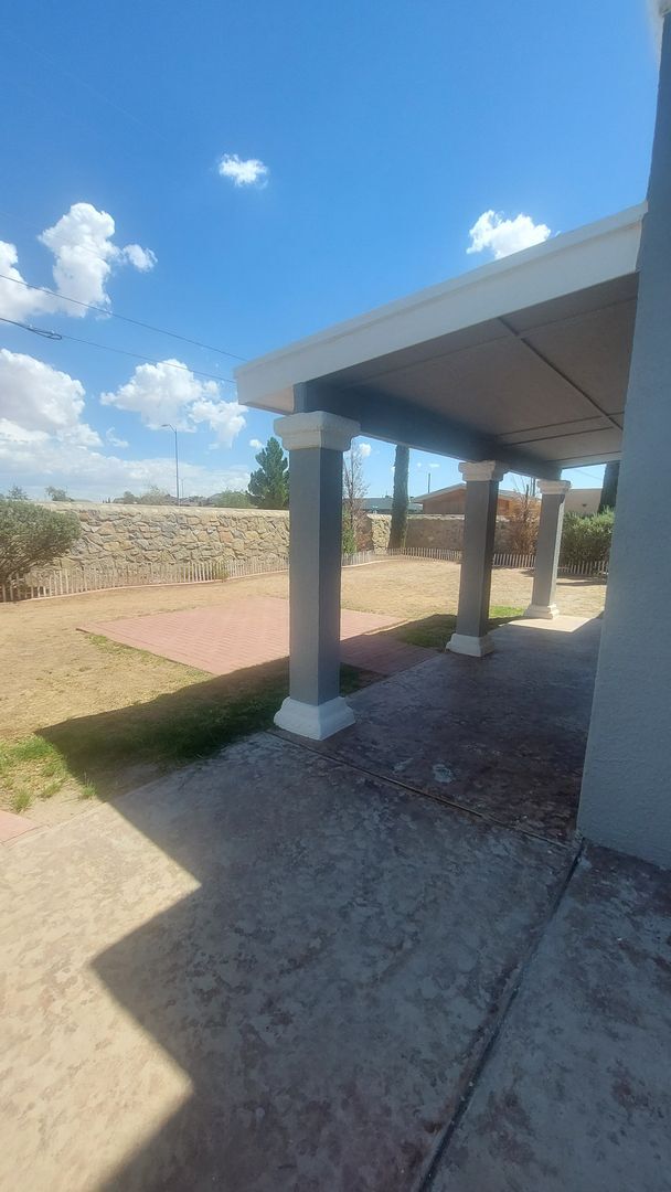 Building Photo - 3808 Tierra Allen Pl