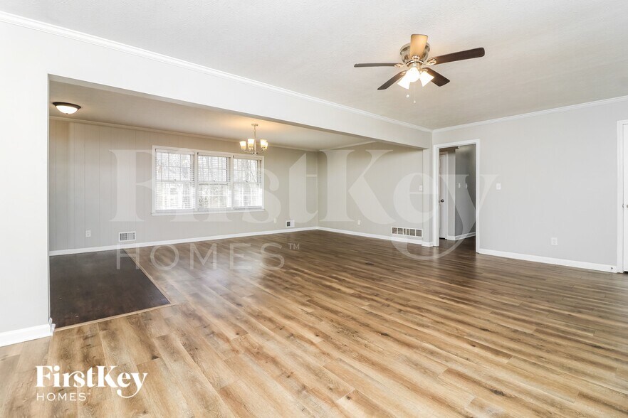 Building Photo - 581 Carlouetta Rd