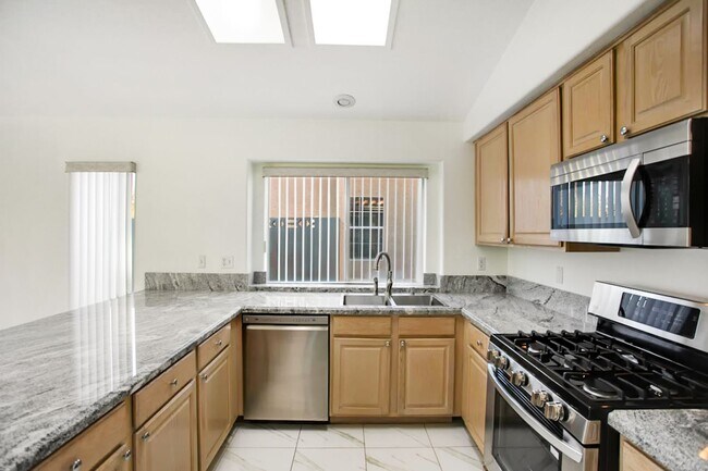 Building Photo - Single Story, 3 Bedroom, Peccole Ranch Beauty