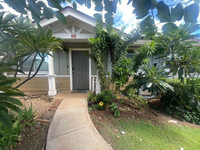 Building Photo - Fully Furnished 3 Bedroom/2 Bathroom