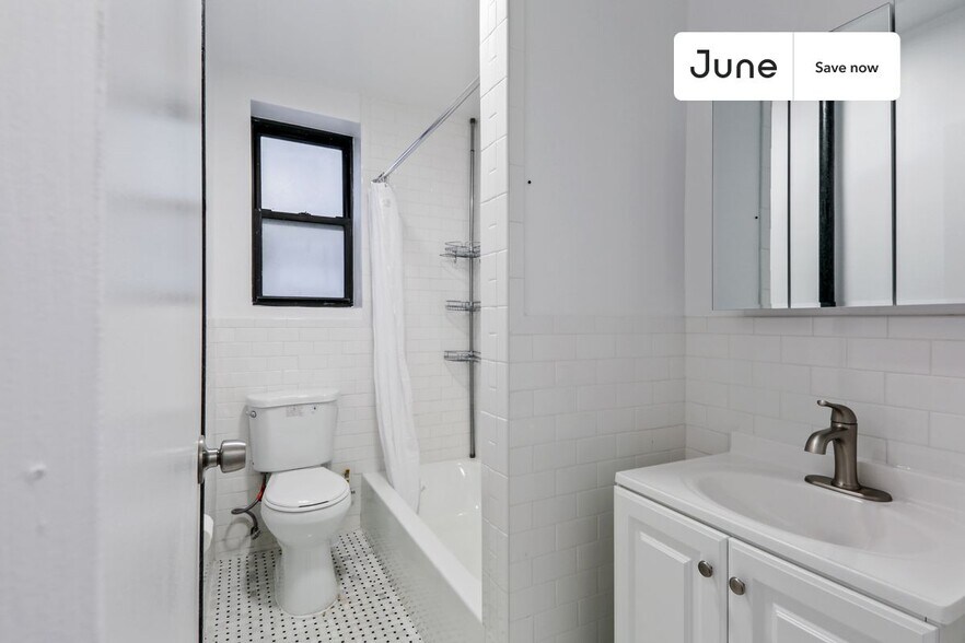 Building Photo - 609 W 151st St