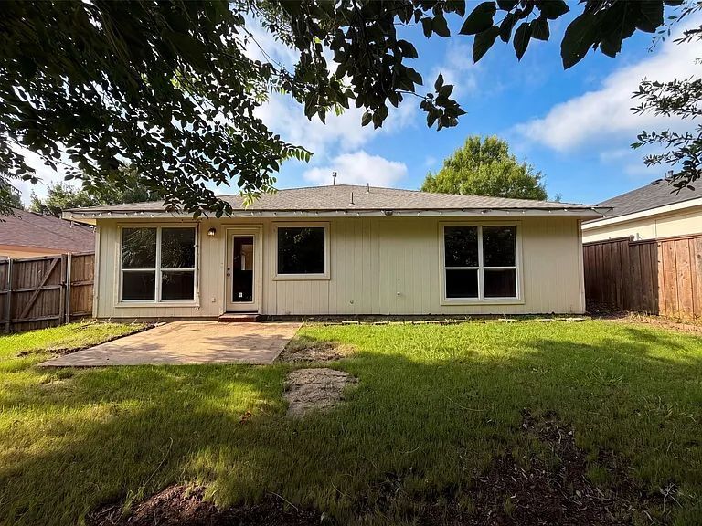 Building Photo - 2324 Glenhaven Dr