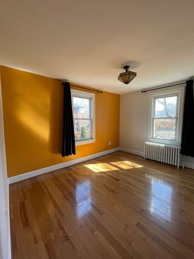 Building Photo - Charming 4BR, 2.5BA Bungalow in the Heart of Mount Rainier!