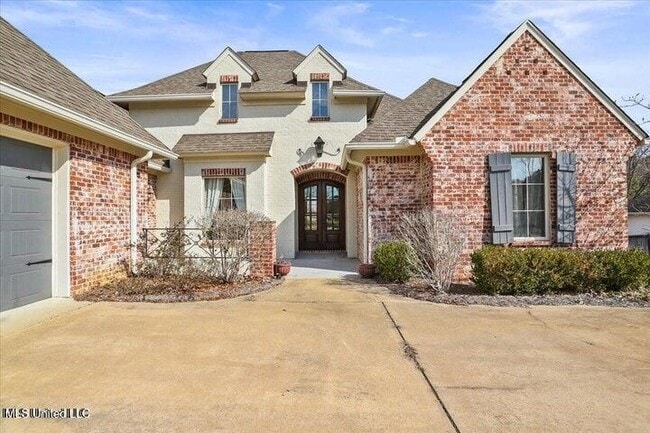 Building Photo - 102 Cypress Lake Blvd S