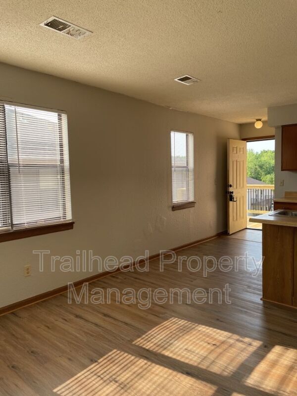 Building Photo - 8704 NW 82 Terrace