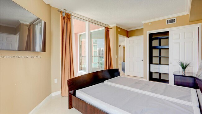 Building Photo - 3370 Hidden Bay Dr