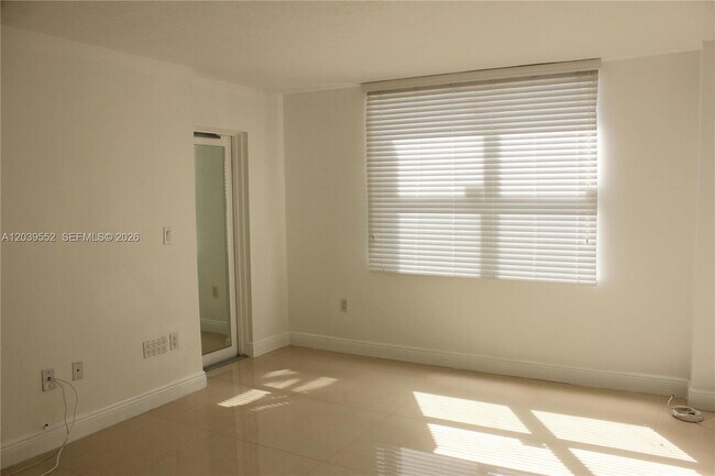 Building Photo - 2333 Brickell Ave