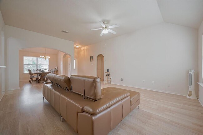 Building Photo - 4811 Tracemeadow Dr