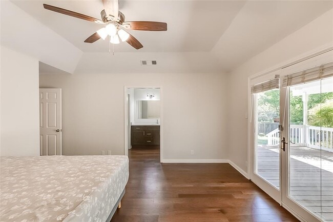 Building Photo - 11209 Deadoak Ln