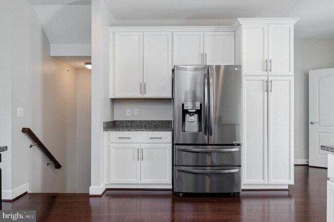 Building Photo - 612 Marina Landing Ln