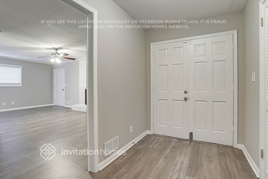 Building Photo - 2813 Rainbow Forest Dr