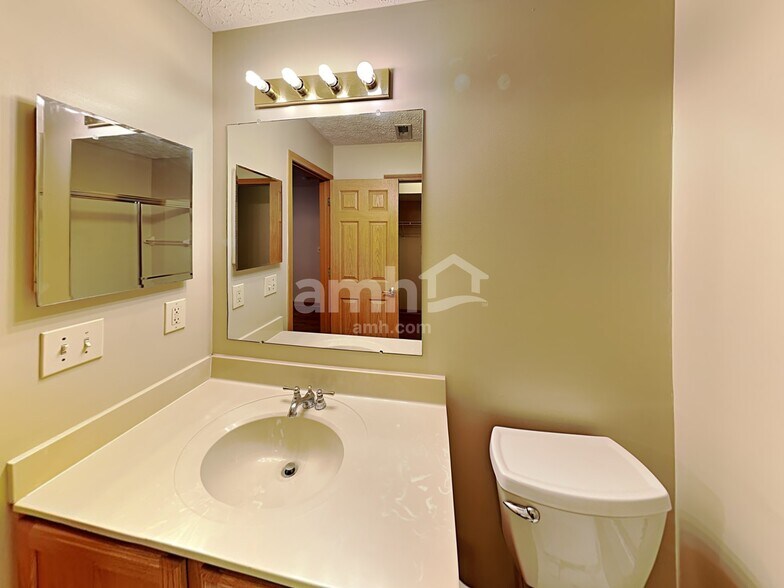 Building Photo - 2127 Staghorn Way