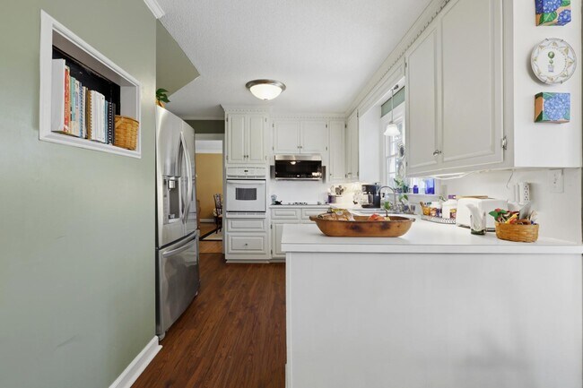 Building Photo - 206 Ramblewood Dr