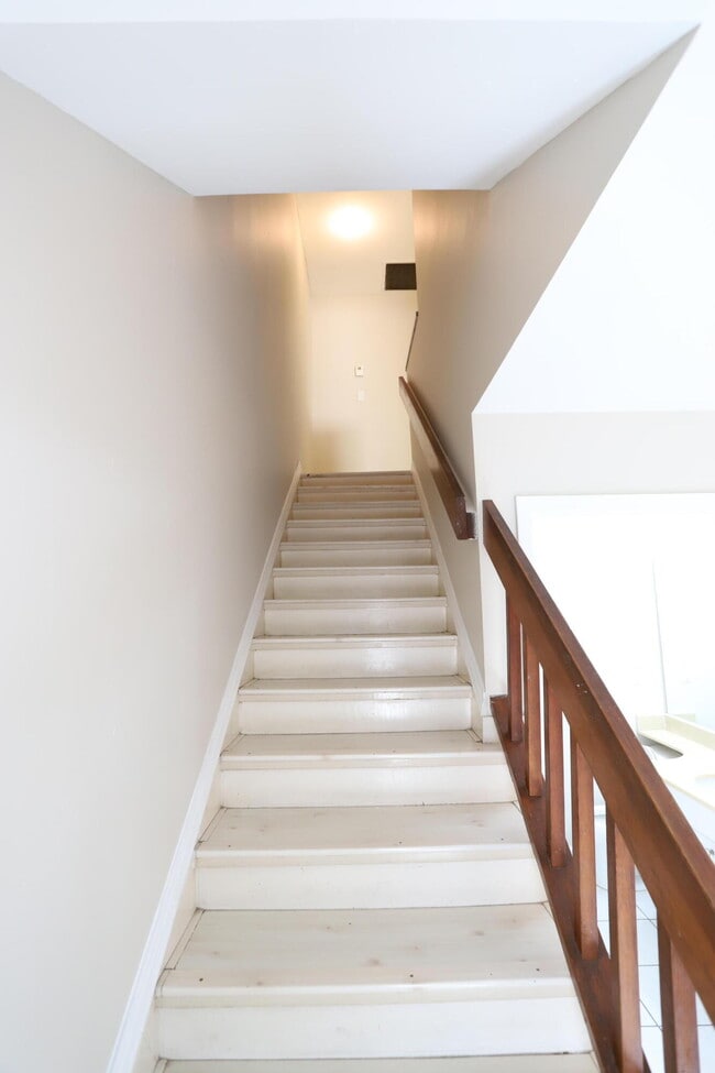 Building Photo - 101 Shoreview Dr